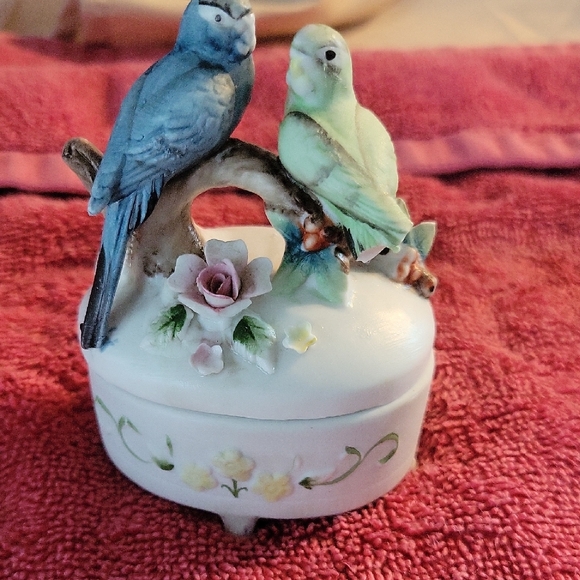 Fenton Other - LEFTON Trinket Box With Parrots On Top. Vintage